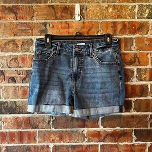 Time & Tru Women’s Denim Jean Rollup Shorts Size:8